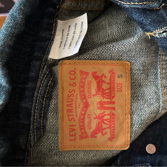 Levi’s Dark Denim Jean Cutoff Trucker Vest sz S - Picture 5 of 7